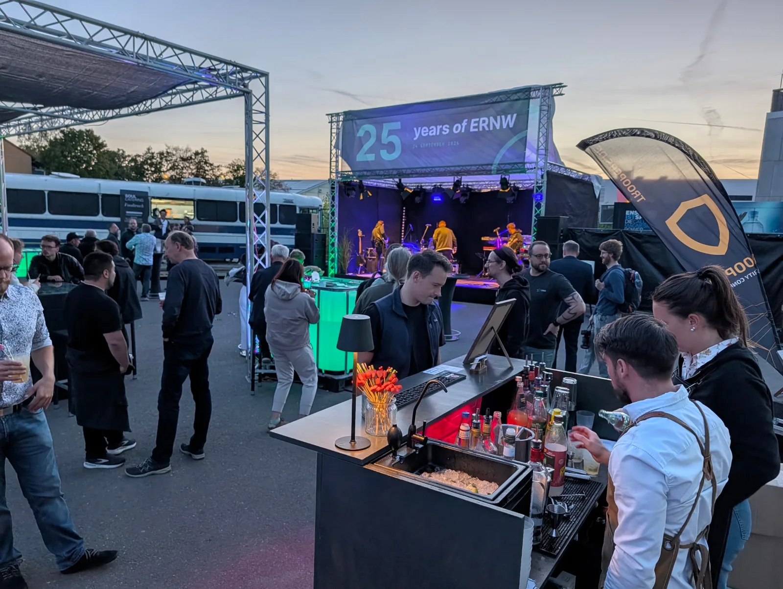 Mobile Cocktailbar von Schluckwerk bei der Jubiläumsfeier 25 Jahre ERNW in Heidelberg